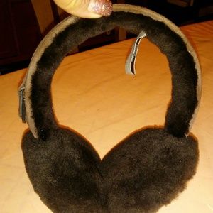 UGG EARMUFFS